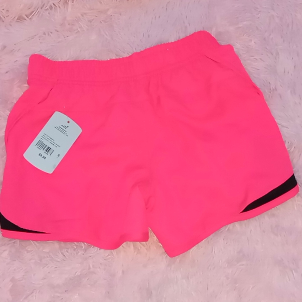Shorts - Picture 2 of 3